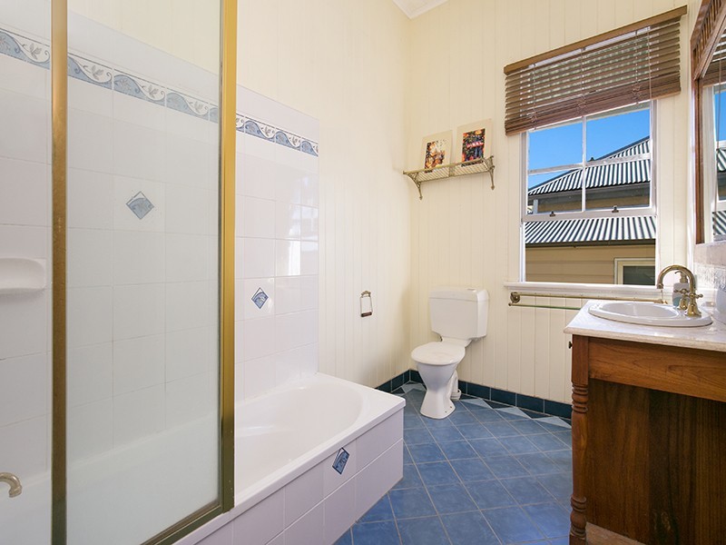 94 Linton Street, Kangaroo Point QLD 4169