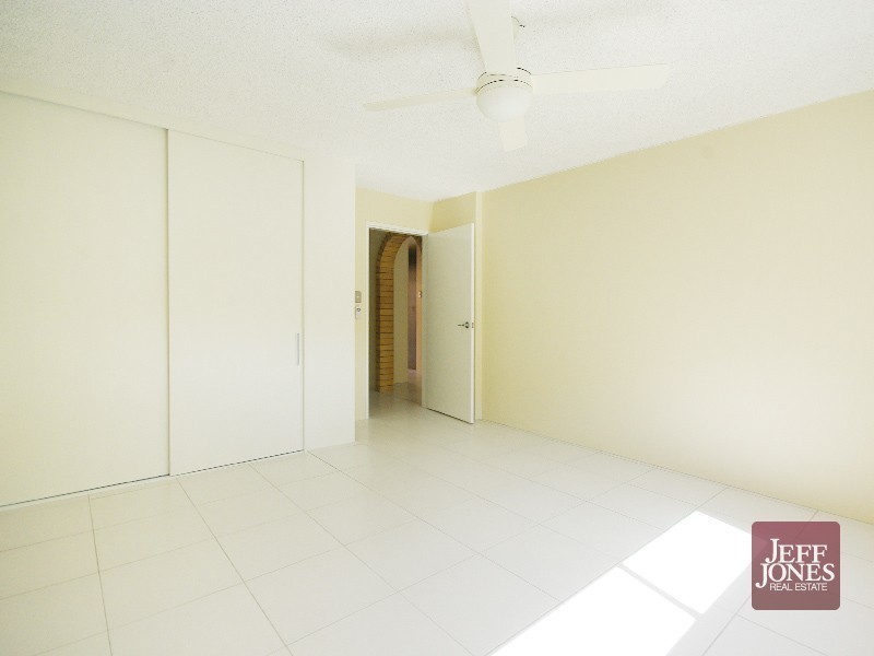 2/47 Denman Street, Greenslopes QLD 4120