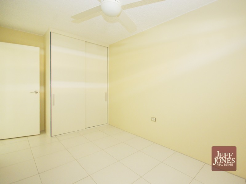 2/47 Denman Street, Greenslopes QLD 4120