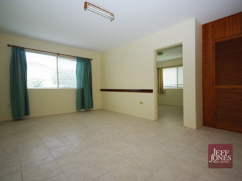 1/4 Stamford Street, Yeerongpilly QLD 4105