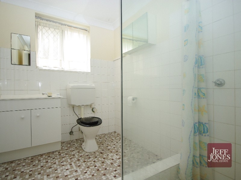 1/4 Stamford Street, Yeerongpilly QLD 4105