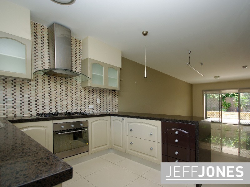 2/18 Lothian Street, Annerley QLD 4103