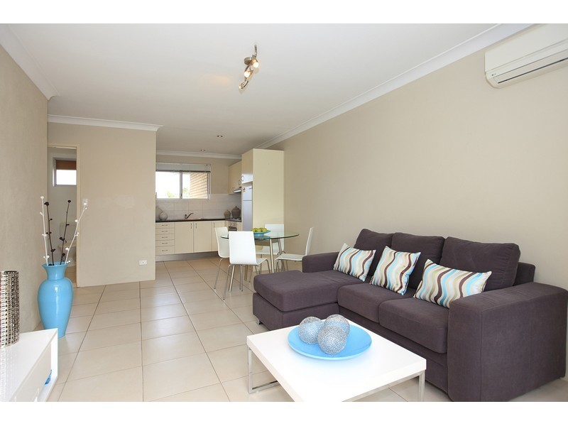 3/8 Drummond Street, Greenslopes QLD 4120