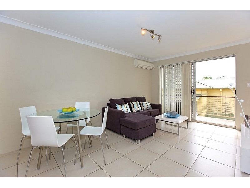 3/8 Drummond Street, Greenslopes QLD 4120
