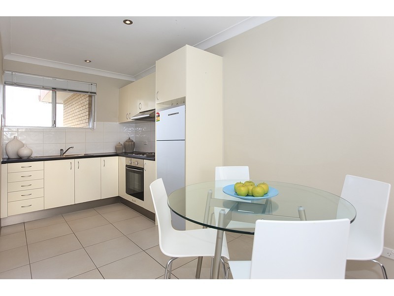 3/8 Drummond Street, Greenslopes QLD 4120