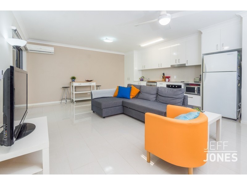 2/15 Lagonda Street, Annerley QLD 4103