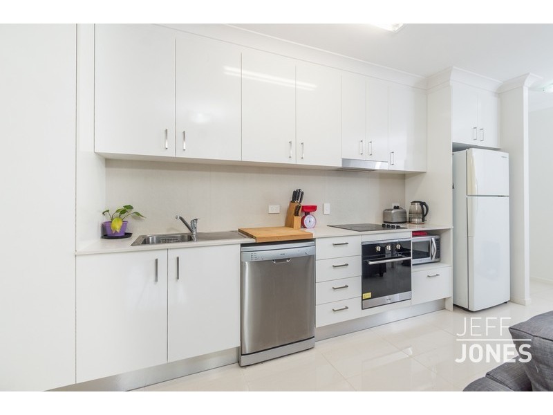 2/15 Lagonda Street, Annerley QLD 4103