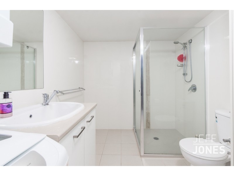 2/15 Lagonda Street, Annerley QLD 4103