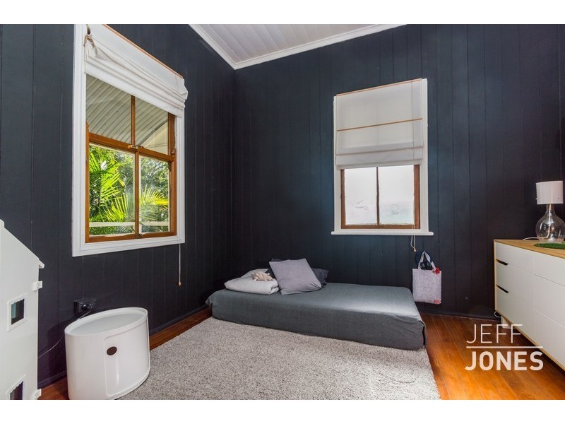 6 Susan Street, Greenslopes QLD 4120