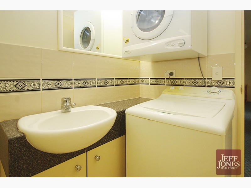 A3/52 Baron Street, Greenslopes QLD 4120