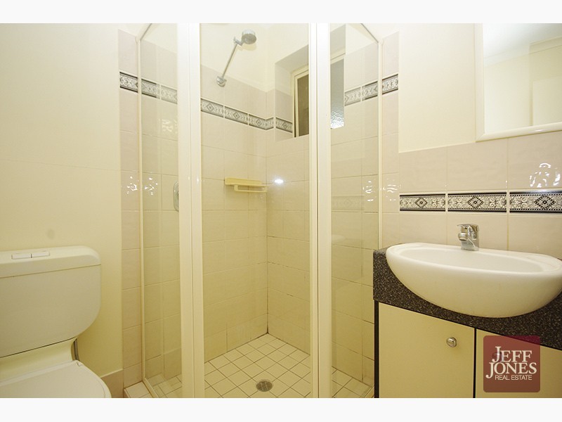 A3/52 Baron Street, Greenslopes QLD 4120