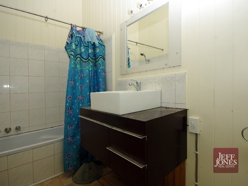 72 Pembroke Road, Coorparoo QLD 4151