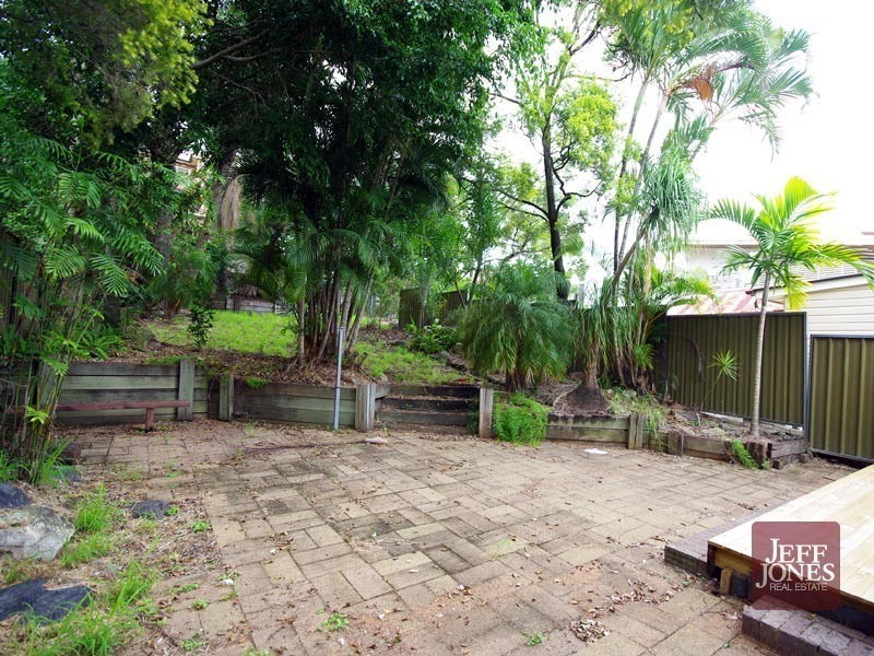 72 Pembroke Road, Coorparoo QLD 4151