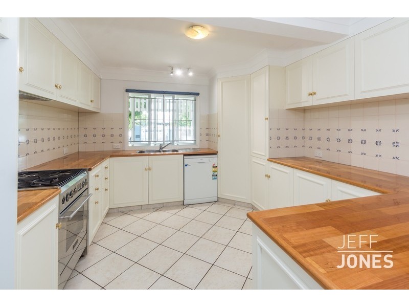 21 Landsdowne street, Coorparoo QLD 4151