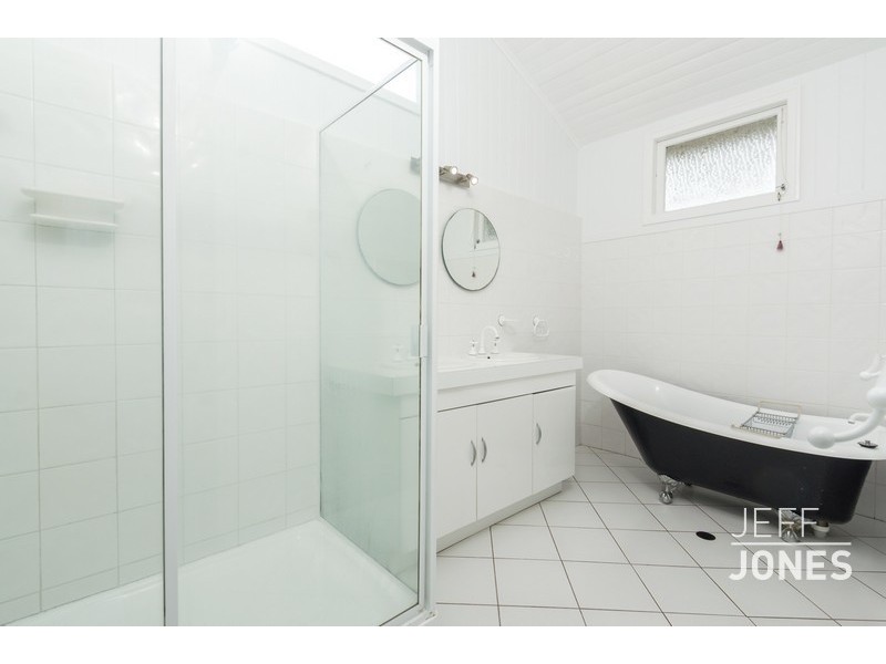 21 Landsdowne street, Coorparoo QLD 4151