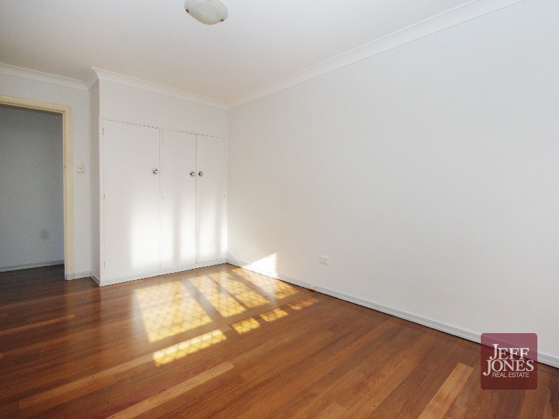 2/96 Ridge Street, Greenslopes QLD 4120