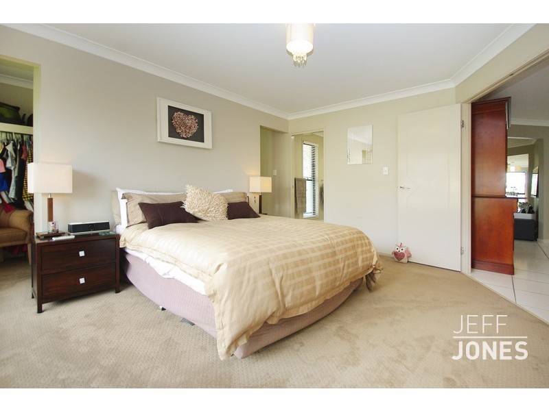 6  O’Connor Crescent, Mansfield QLD 4122