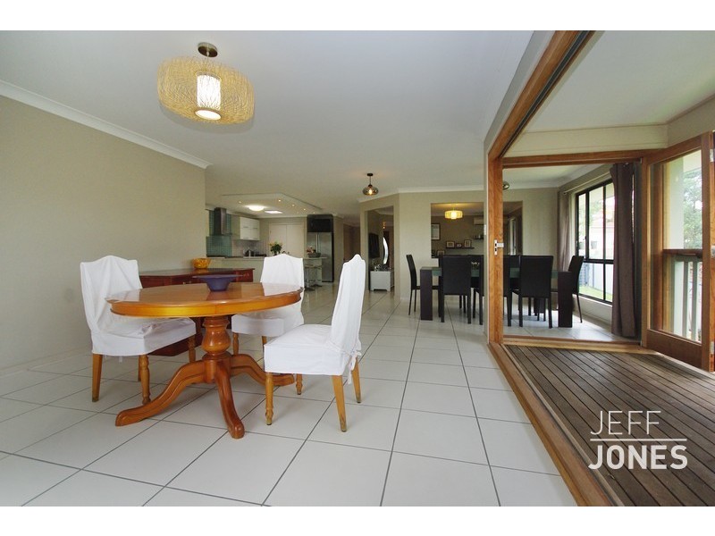 6  O’Connor Crescent, Mansfield QLD 4122