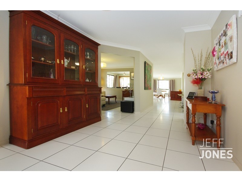 6  O’Connor Crescent, Mansfield QLD 4122