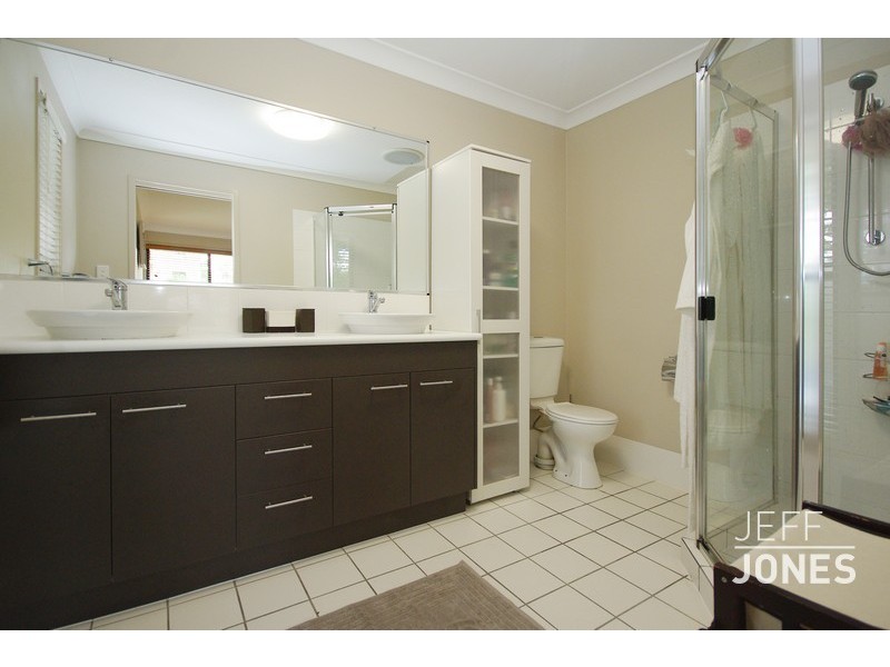 6  O’Connor Crescent, Mansfield QLD 4122