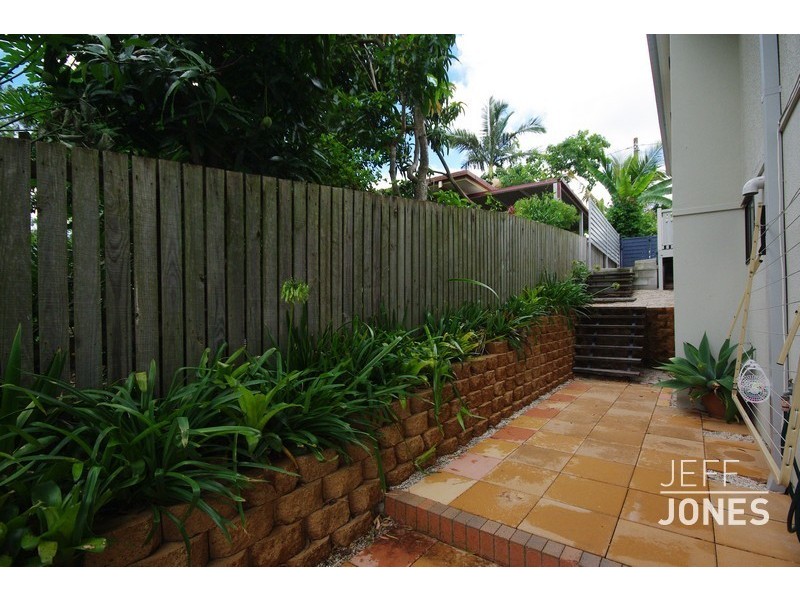 6  O’Connor Crescent, Mansfield QLD 4122