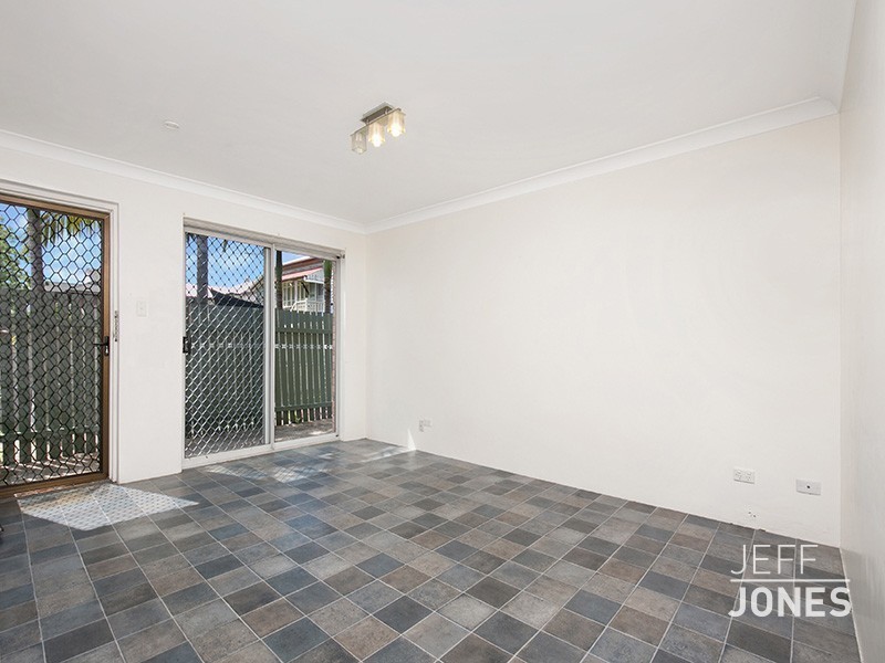 2/25 Beatrice Street, Greenslopes QLD 4120