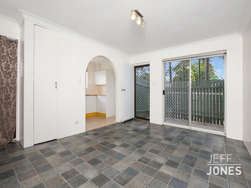 2/25 Beatrice Street, Greenslopes QLD 4120