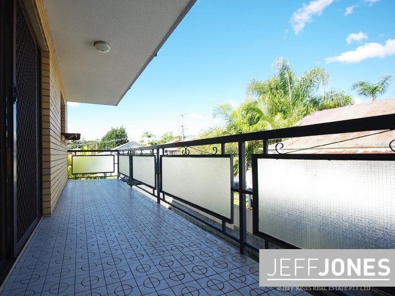 1/17 Logan Street, Greenslopes QLD 4120