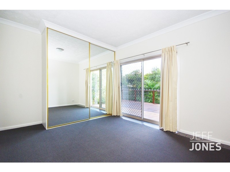 1/19 Miles Street, Hawthorne QLD 4171