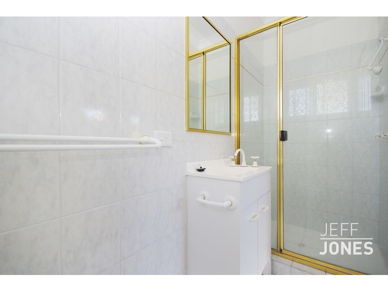 1/19 Miles Street, Hawthorne QLD 4171