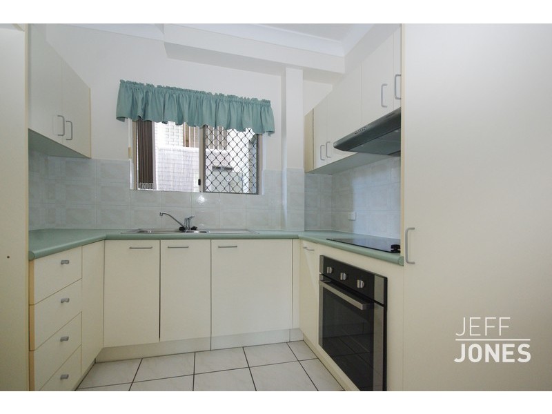 1/19 Miles Street, Hawthorne QLD 4171