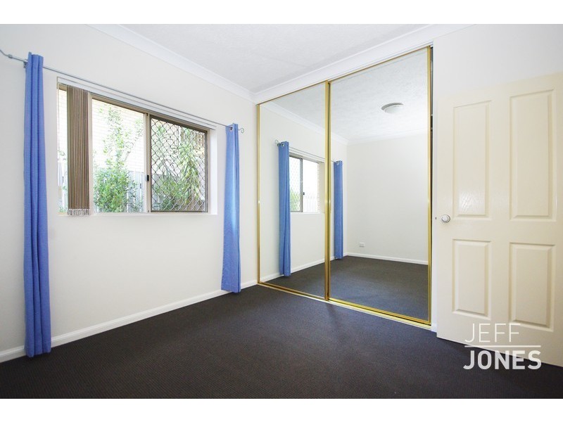 1/19 Miles Street, Hawthorne QLD 4171