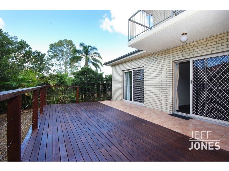 1/19 Miles Street, Hawthorne QLD 4171