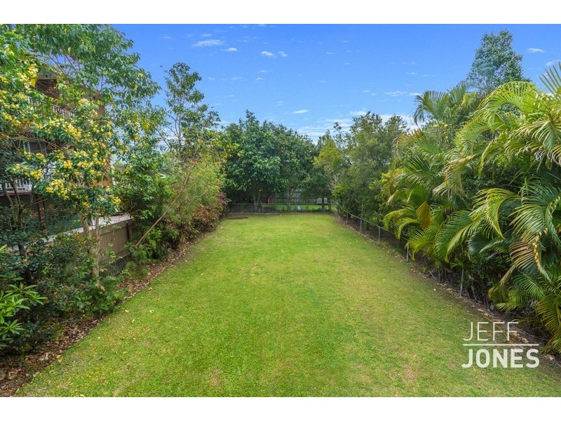 92 Victoria Terrace, Greenslopes QLD 4120