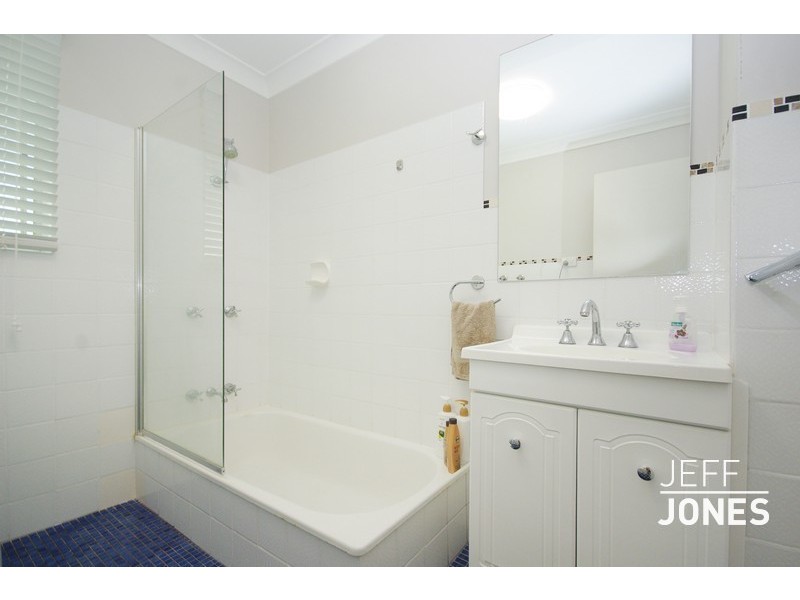 5/18 Raby Road, Coorparoo QLD 4151