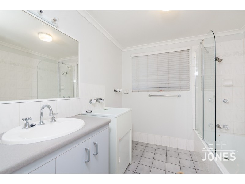 2/48 Victoria Terrace, Annerley QLD 4103