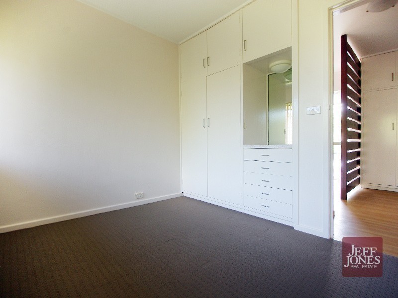 11/2 Carl Street, Woolloongabba QLD 4102