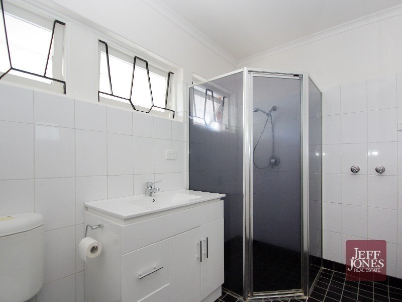 11/2 Carl Street, Woolloongabba QLD 4102