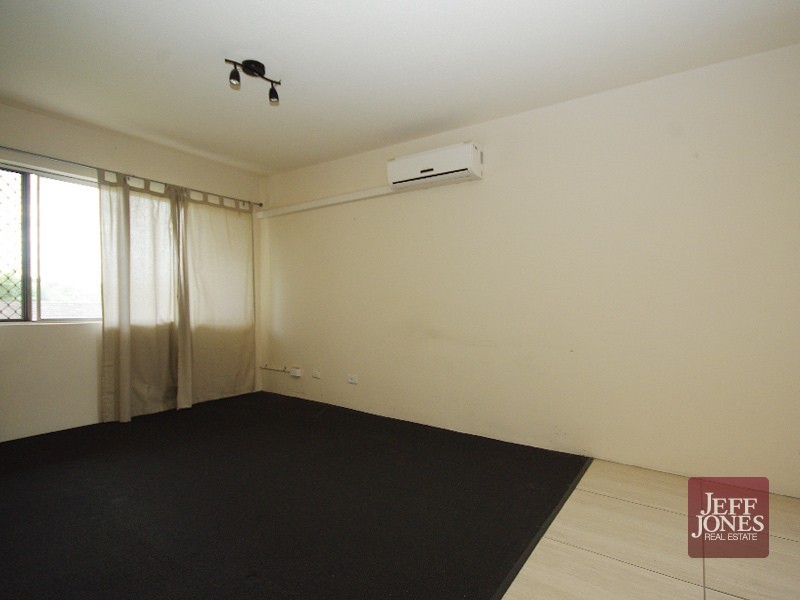 4/35 Qualtrough Street, Woolloongabba QLD 4102