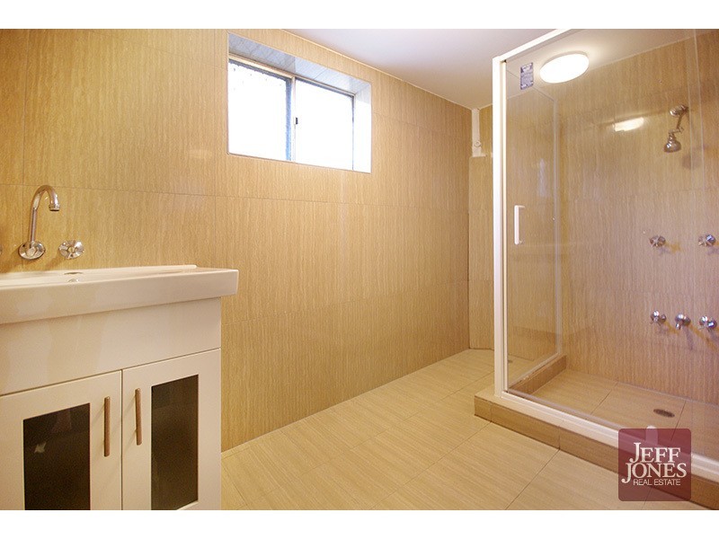 4/35 Qualtrough Street, Woolloongabba QLD 4102