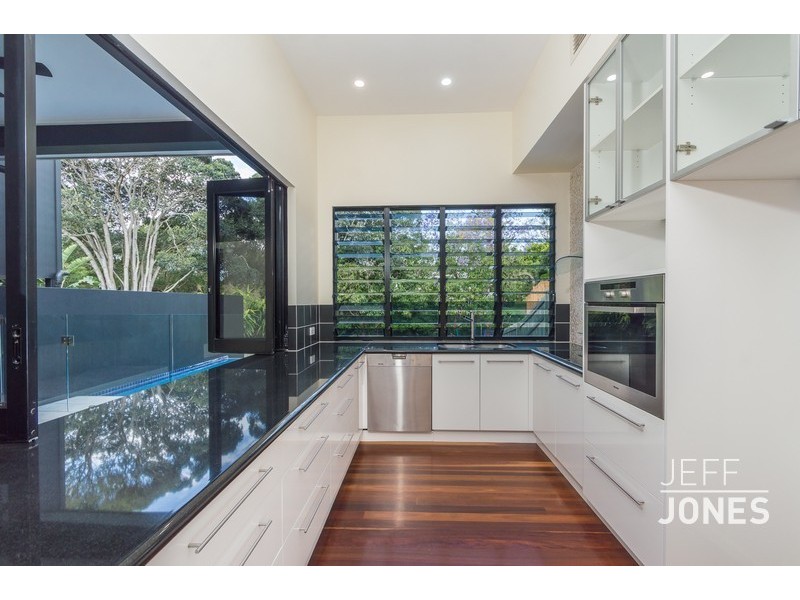 90 Laura Street, Tarragindi QLD 4121