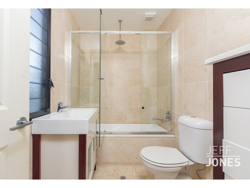 90 Laura Street, Tarragindi QLD 4121