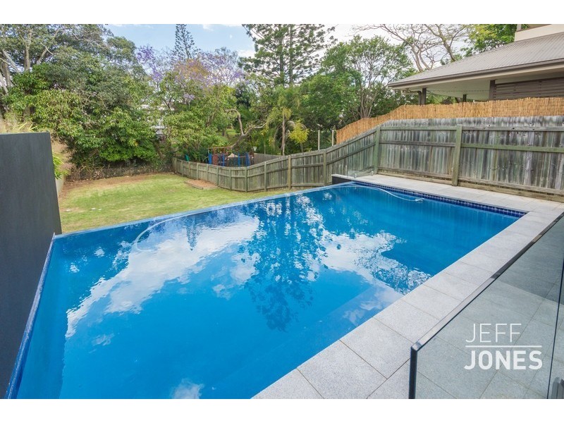 90 Laura Street, Tarragindi QLD 4121