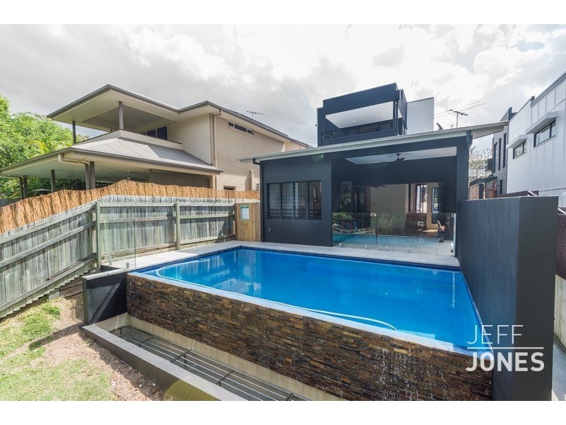 90 Laura Street, Tarragindi QLD 4121