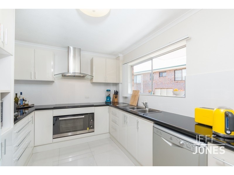 2/42  Eighth Avenue, Coorparoo QLD 4151