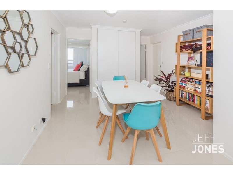 2/42  Eighth Avenue, Coorparoo QLD 4151