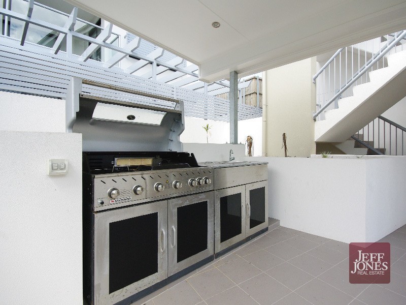 226/83 Lawson Street, Morningside QLD 4170