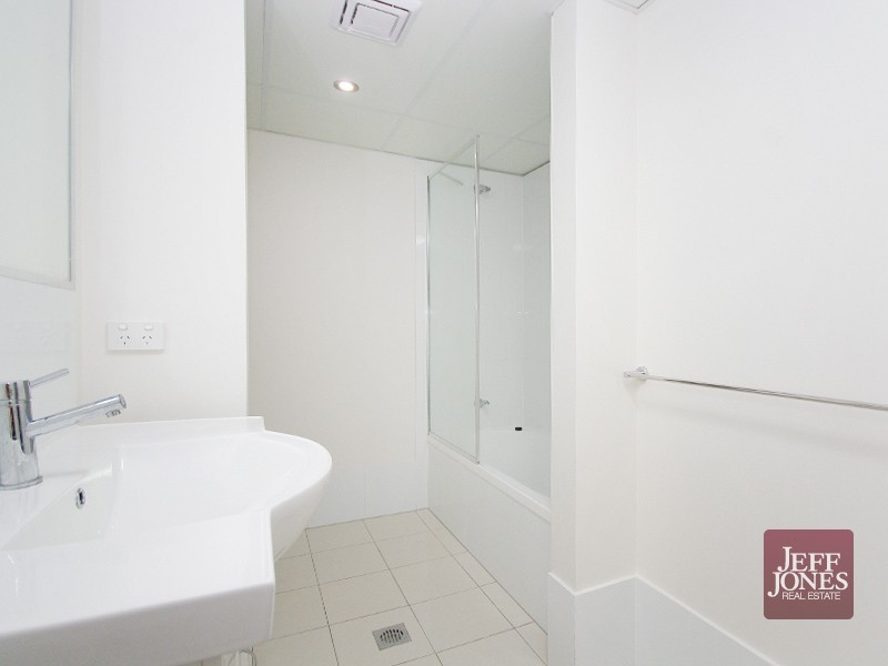 226/83 Lawson Street, Morningside QLD 4170