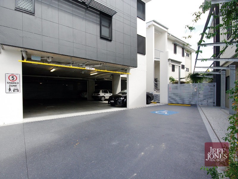 226/83 Lawson Street, Morningside QLD 4170