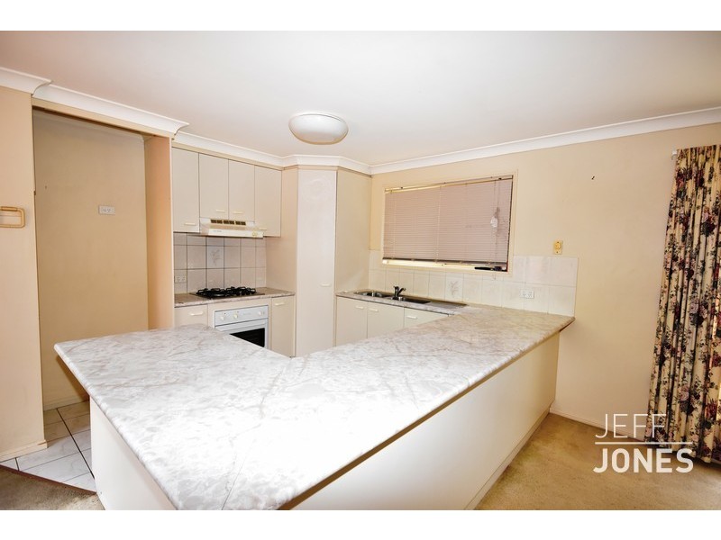 37 Cedar Street, Cannon Hill QLD 4170